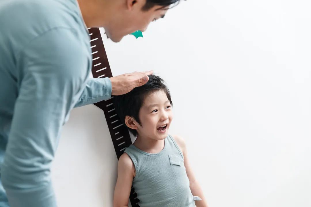 你家娃身高体重达标了吗,你家孩子身高达标了么视频