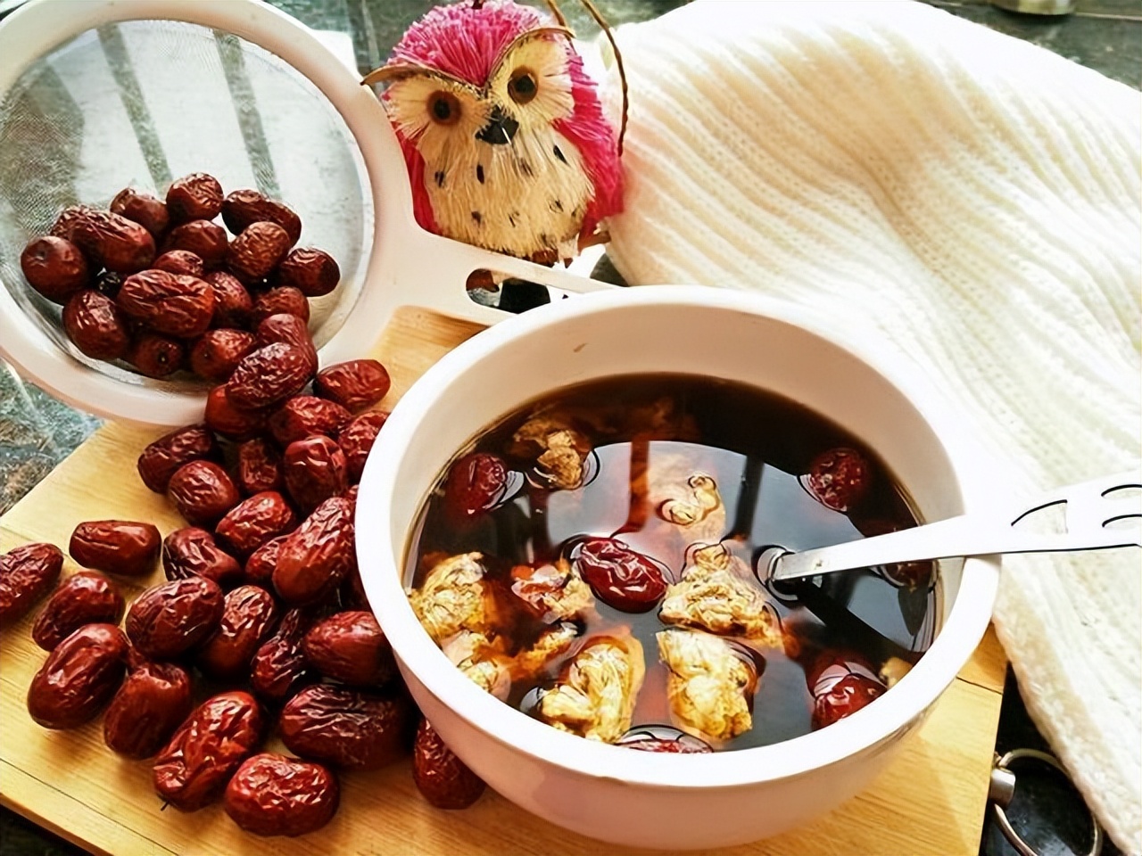 红枣枸杞红糖鸡蛋能补血吗,红糖补血好还是红枣补血好