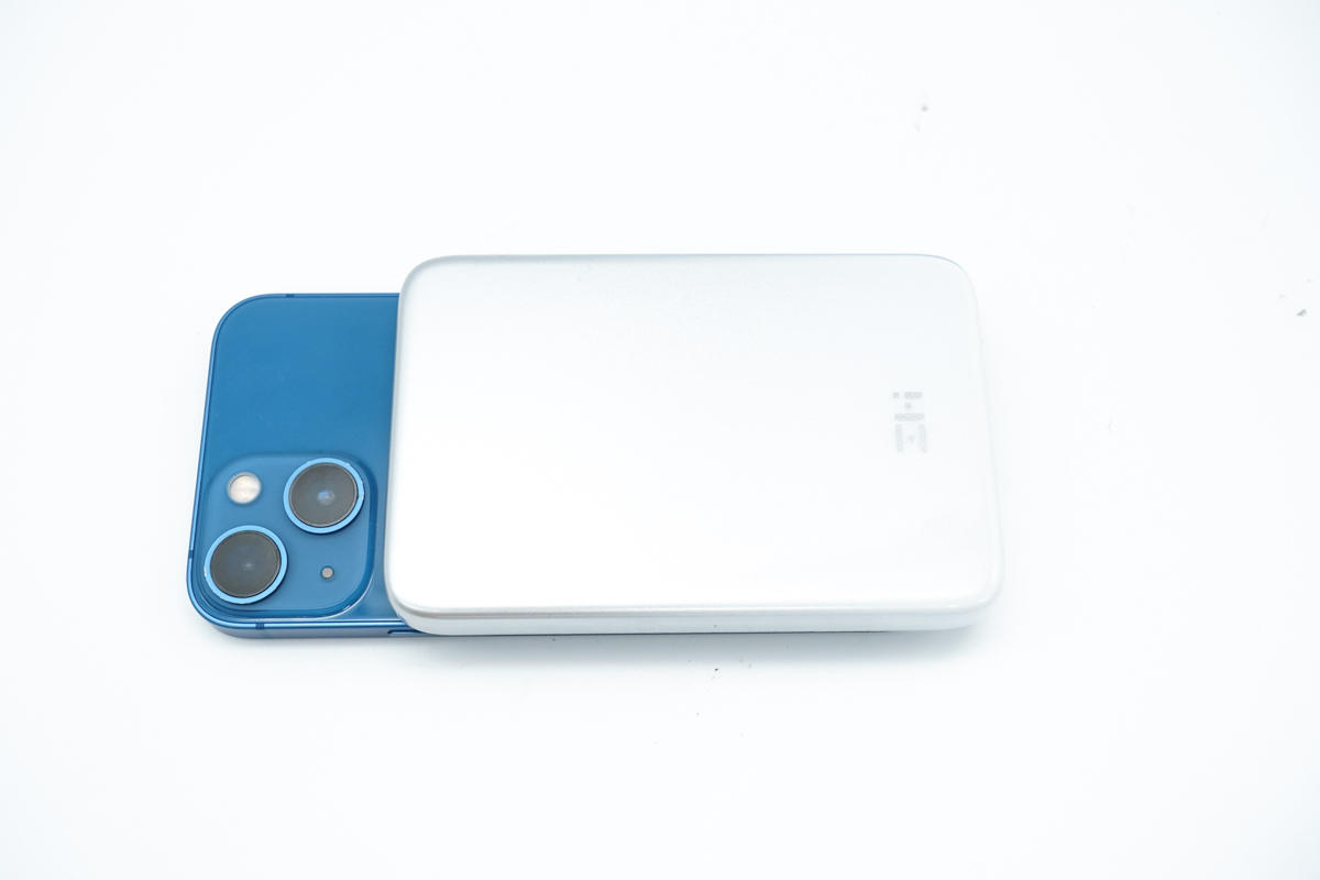 iphone14promax磁吸无线充电宝,iphone14promax带线无线磁吸充电宝