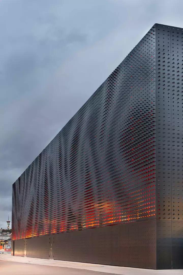 亚洲照明设计师协会丨光影下的冲孔板，金属界的颜值担当