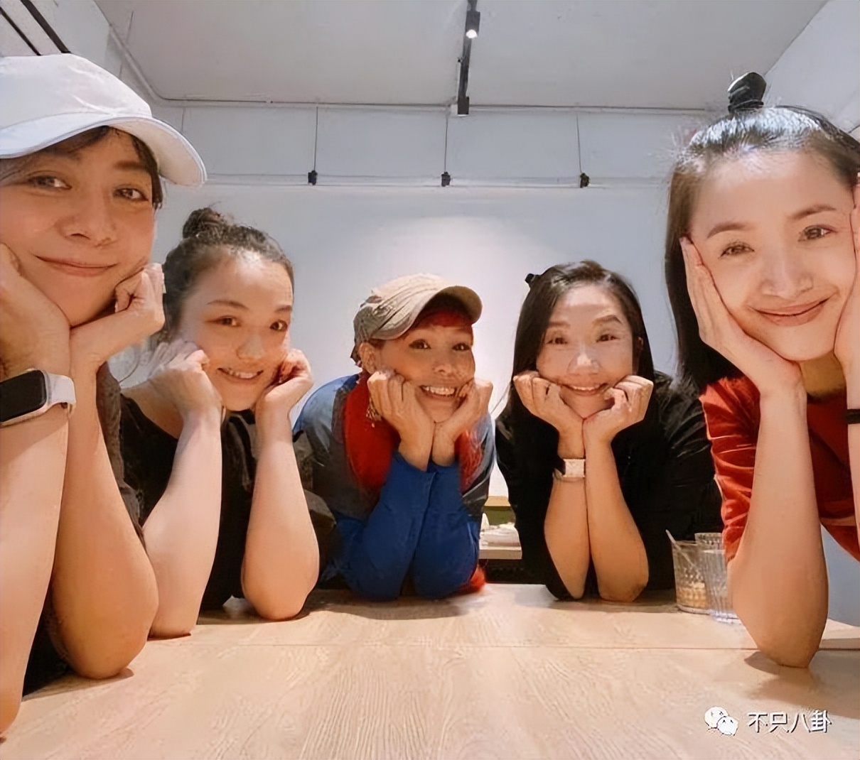 曾经那么相爱到最后还是要分开,曾经那么相爱现在要分手