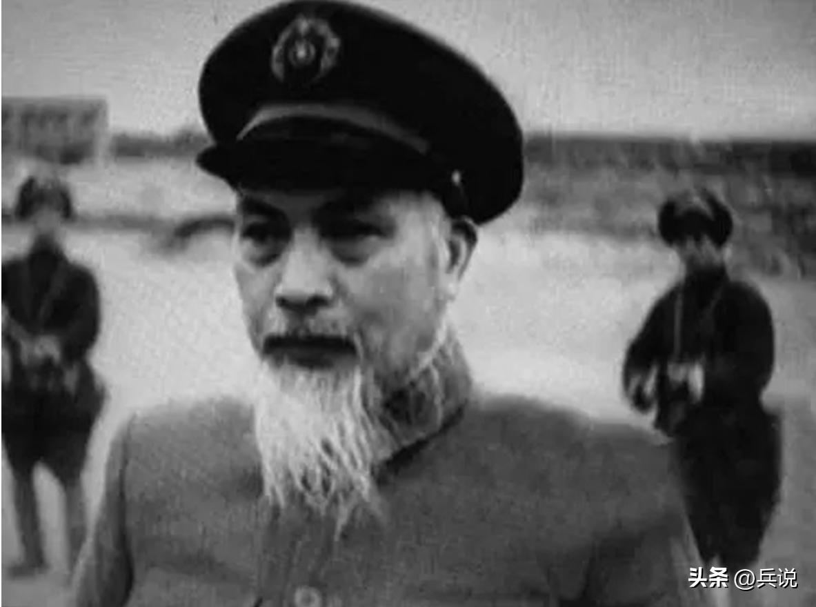 军官乔装打扮,蒋军官