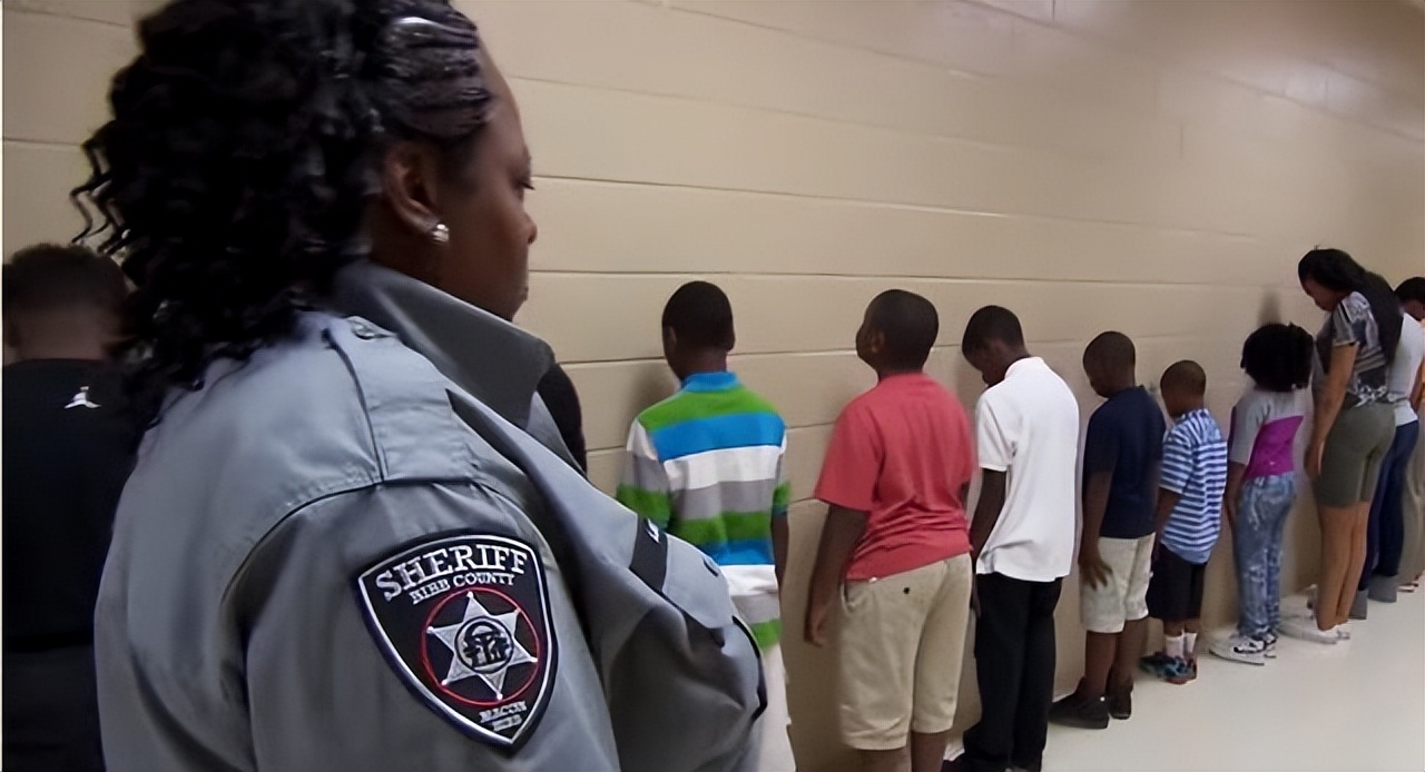 沃尔玛被零元购关店,沃尔玛超市为什么倾巢而退