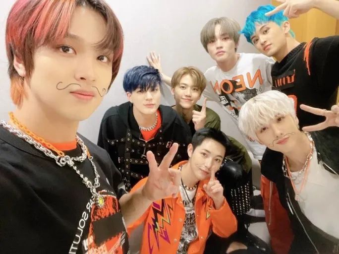 追星怎么样才能跟爱豆近距离接触,追星怎么追韩国明星