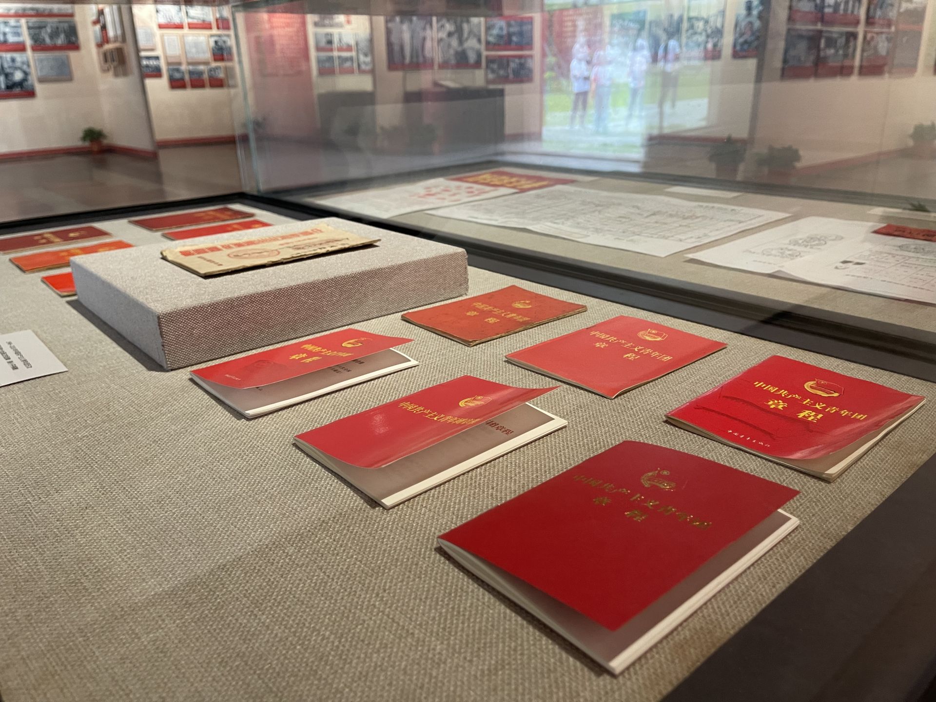 武汉庆祝建团百年专题展开展暨“我在红巷讲*党**史·喜迎二十大永远跟*党**走奋进新征程”文艺宣讲决赛在汉举行