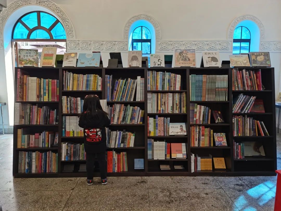 灏忓竷鎽勫奖鍥㈤槦,灏忓竷鎽勫奖