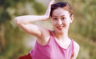 人体模特汤加丽：与丈夫离婚，遭父亲嫌弃，46岁再给父母添心病