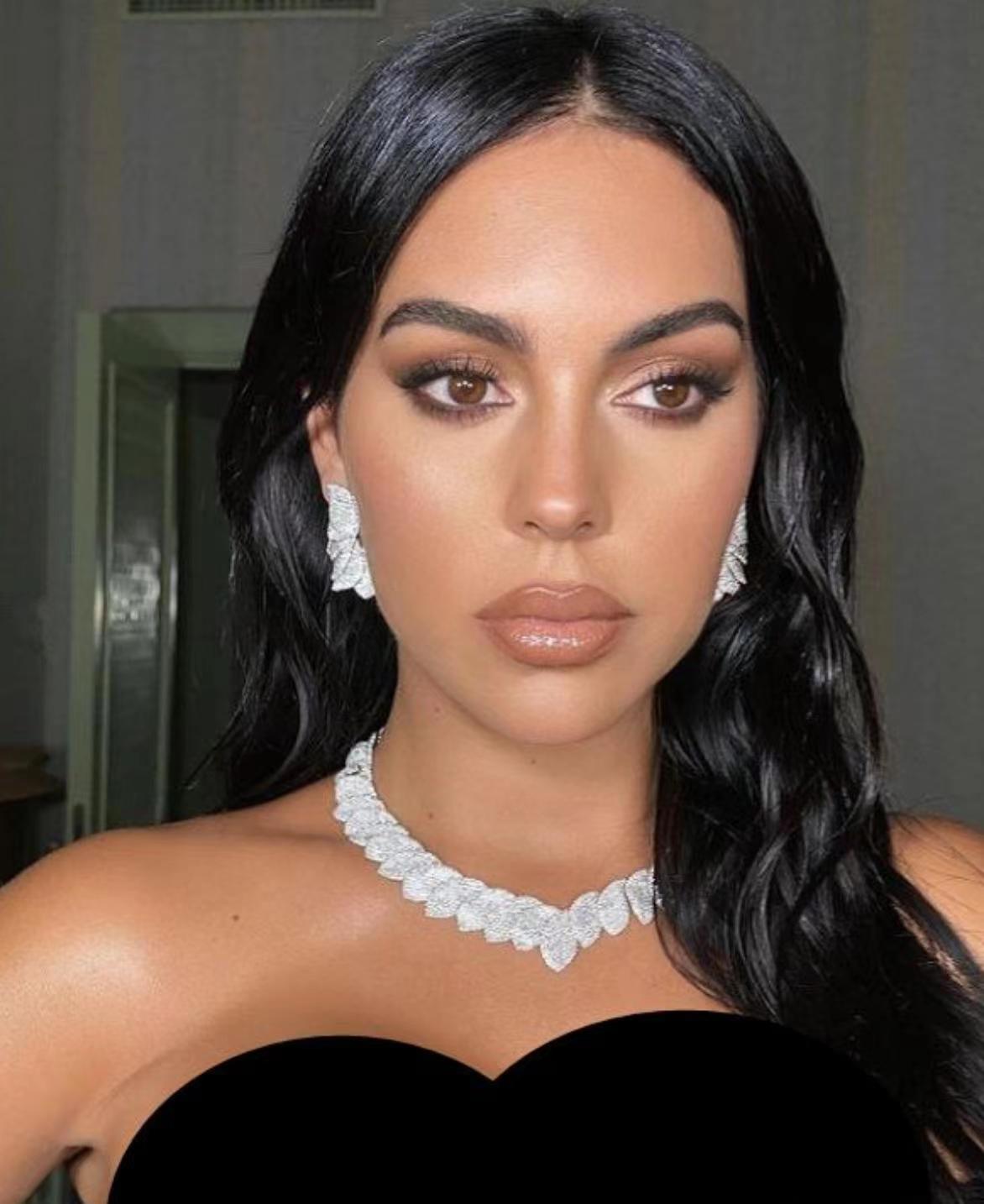 c罗乔治娜四个孩子的视频,c罗乔治娜第五个孩子