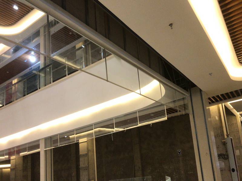 挡烟垂壁夹胶玻璃厚度,固定式挡烟垂壁防火布安装视频