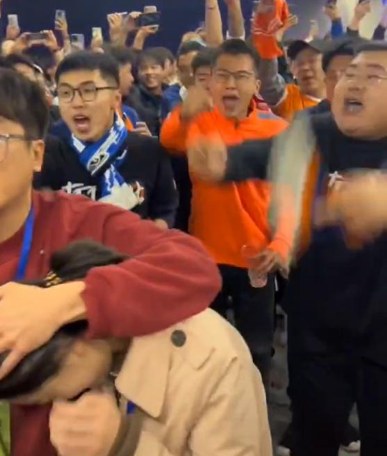 活久见女足,活久见门将梅开二度泰山大胜亚泰