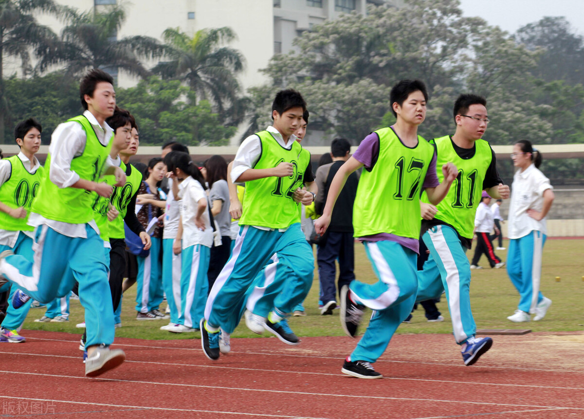 未成年人犯罪还会被判刑吗,未成年人犯罪会影响亲属政审吗