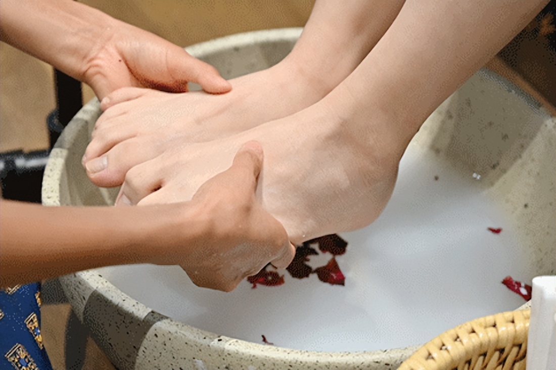 泰式古法和精油spa哪个好,泰式精油开背spa全身放松视频