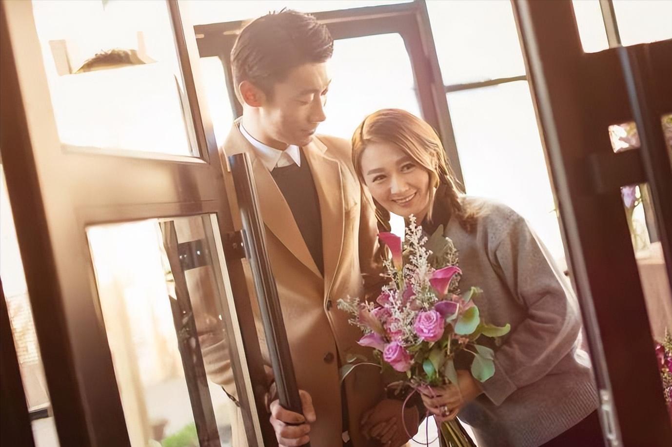 国足太太团斗艳美如画,国足太太团真实身材