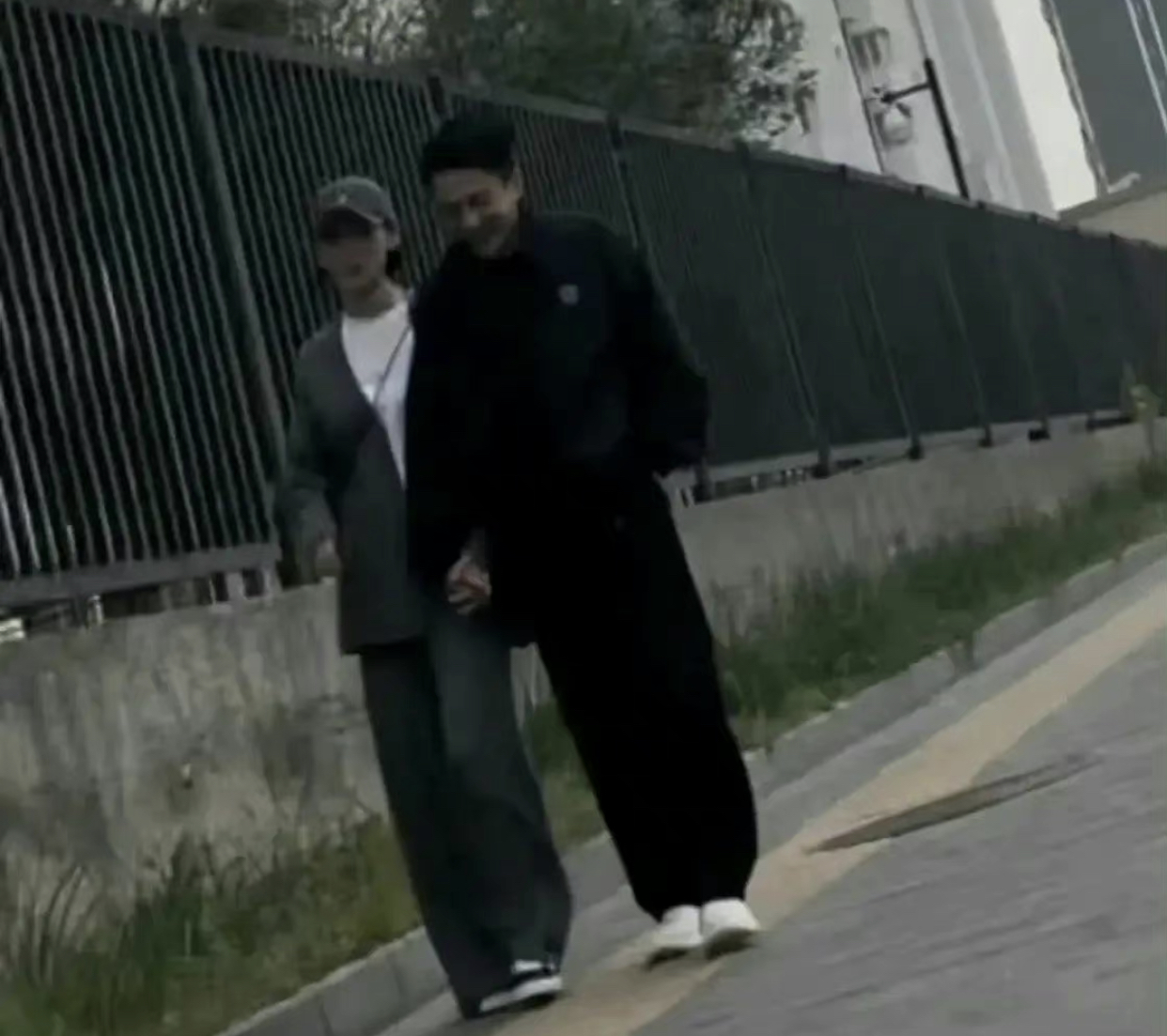 鍒樻伜濞佺幇鍦ㄧ殑鐜颁换濂冲弸鏄皝,鍒樻伜濞佺幇浠诲コ鏈嬪弸鍙暐