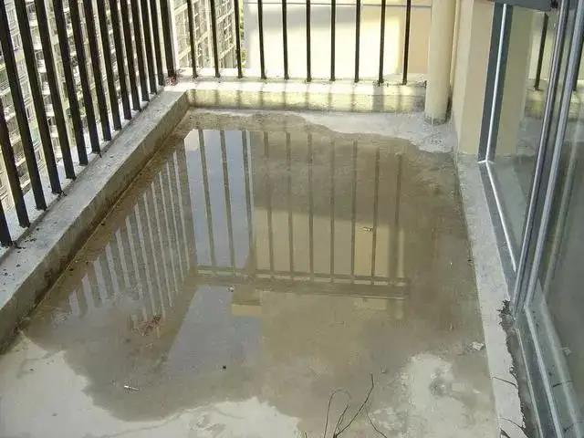 装修封阳台开窗中间好还是两边好,装修推拉门封阳台效果