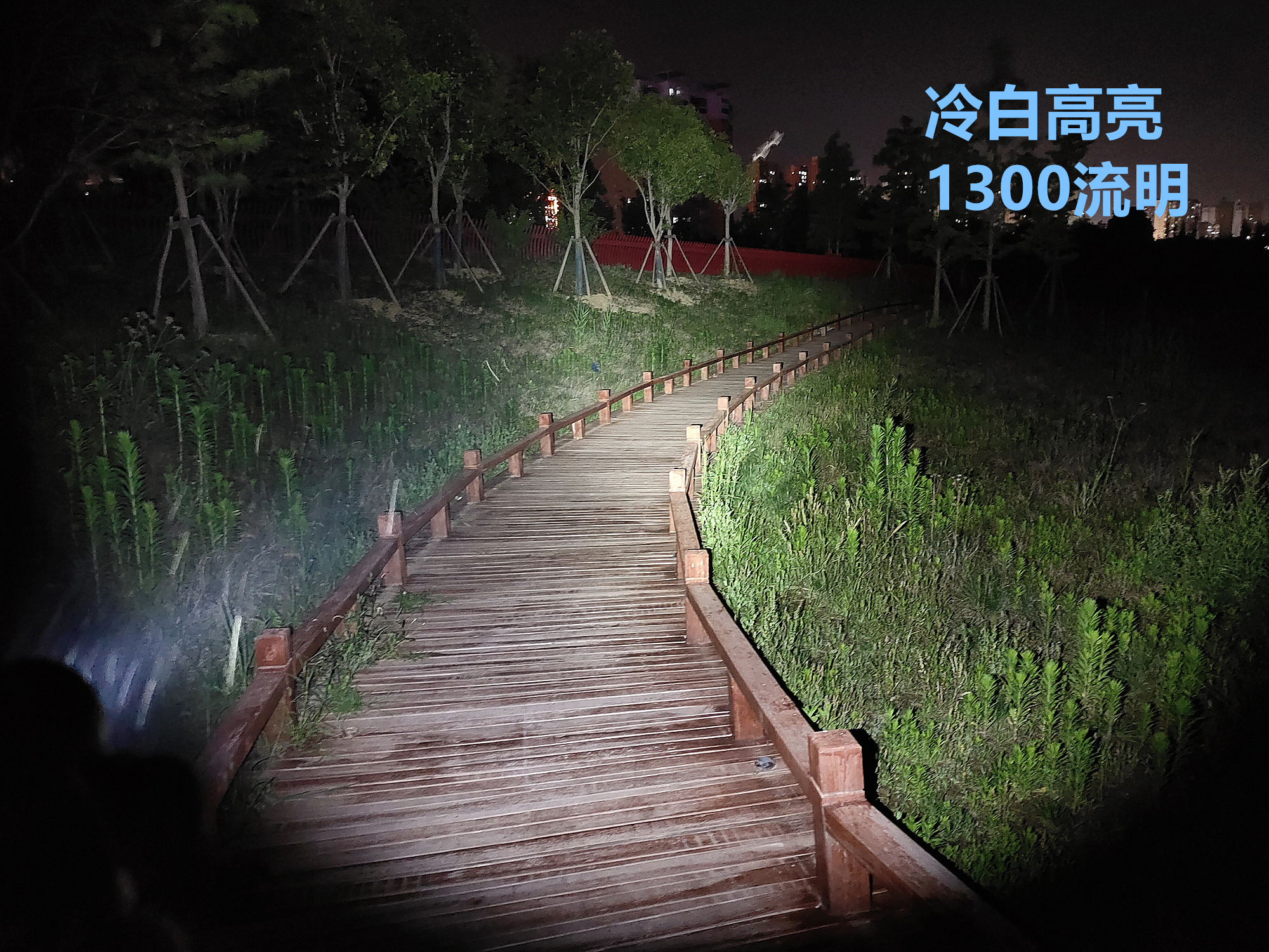 年轻更时尚，菲尼克斯HM65R-DT镁合金越野跑头灯体验