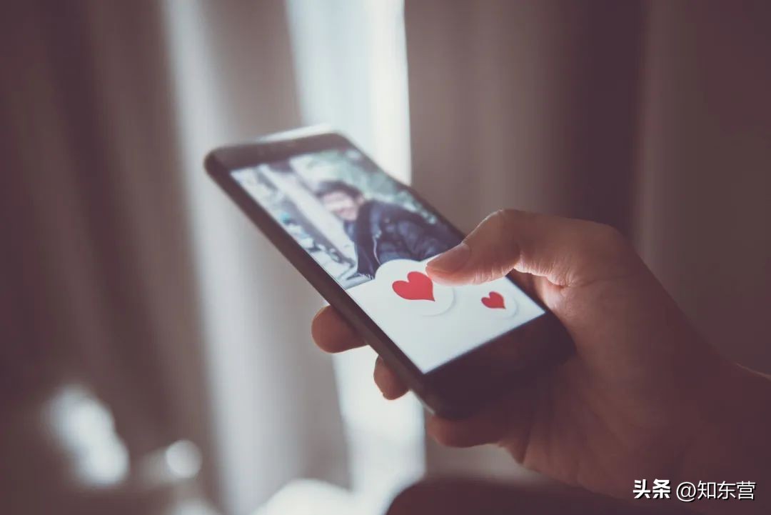 谈恋爱变傻是怎么回事,谈恋爱真的会变傻吗