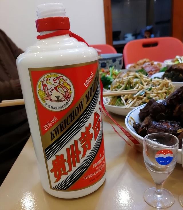 飞天茅台在法国“定价照”流出，国人怒怼：为何不能“一视同仁”