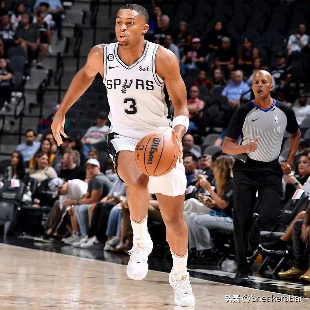 每日nba球星上脚球鞋,nba球星球鞋去哪里购买