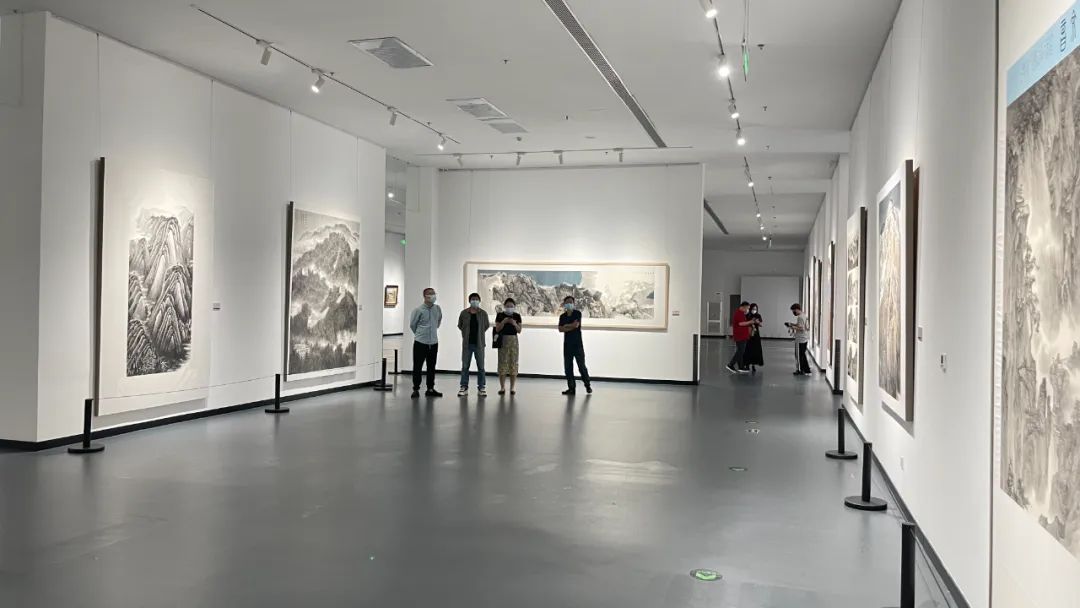 大美长城——唐山市“喜迎二十大共建新家园”主题创作美术作品展开幕