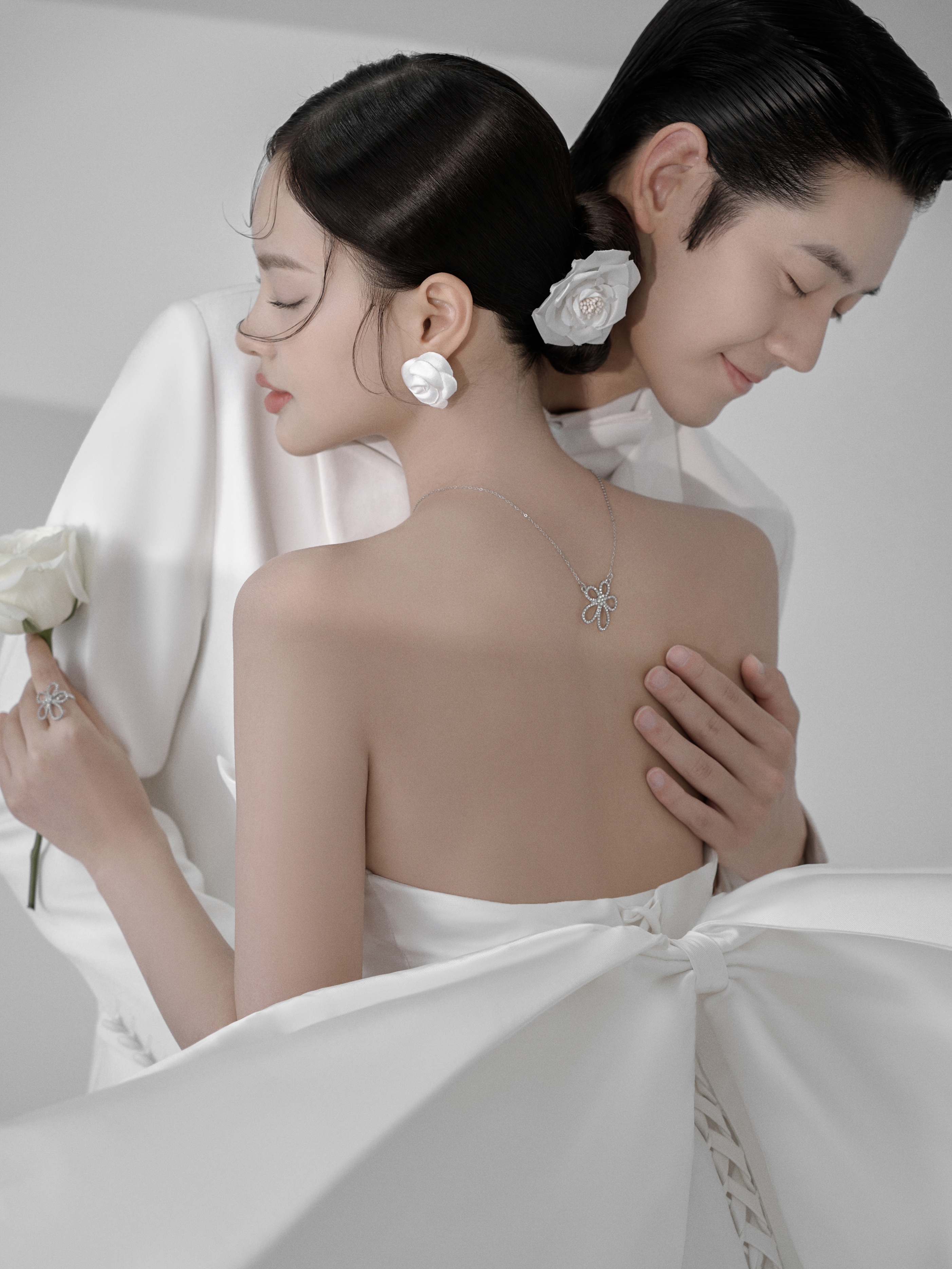 韩式贵妇风格婚纱照拍摄图片欣赏,韩式室内婚纱照姿势和表情技巧