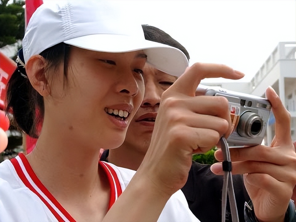 陈鹭芸结肠癌几期,中国男女篮自发为陈鹭芸募捐