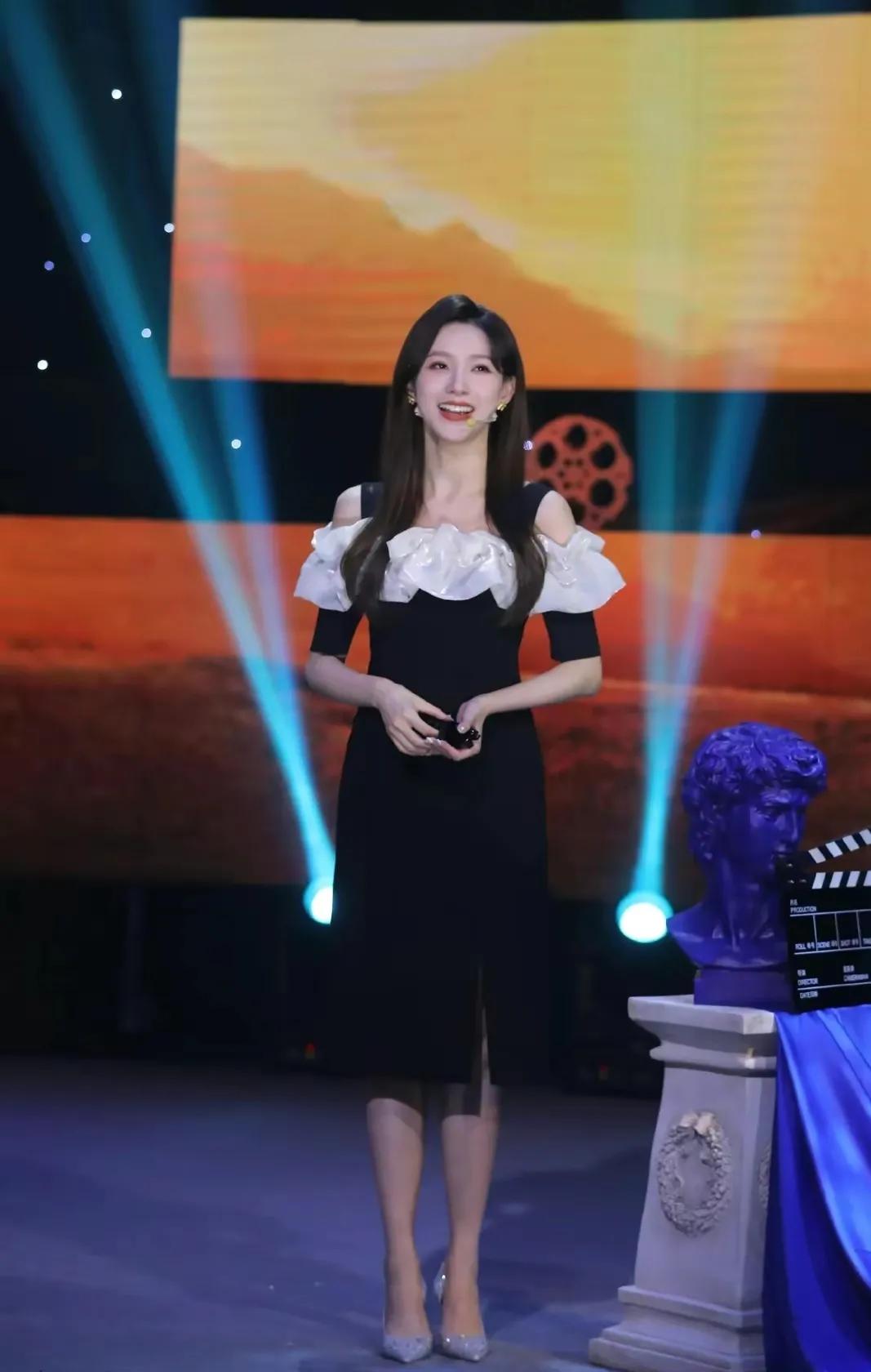 央视美女主持人马凡舒简历,央视美女马凡舒