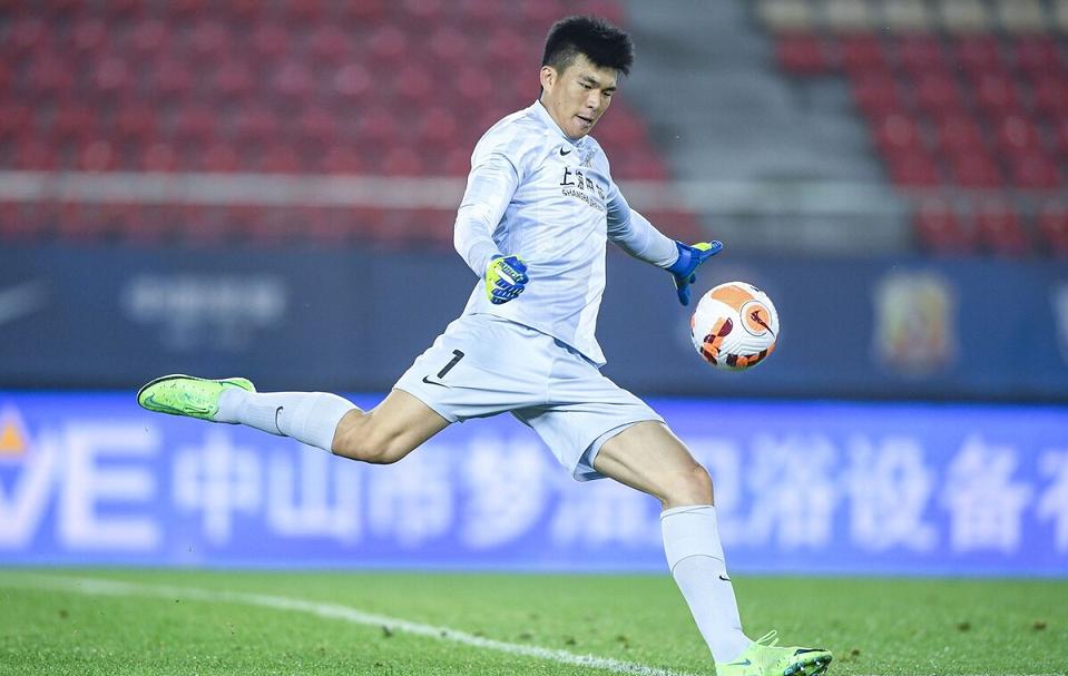 申花宣布引进曾诚冯潇霆几个意思,曾诚申花最新消息