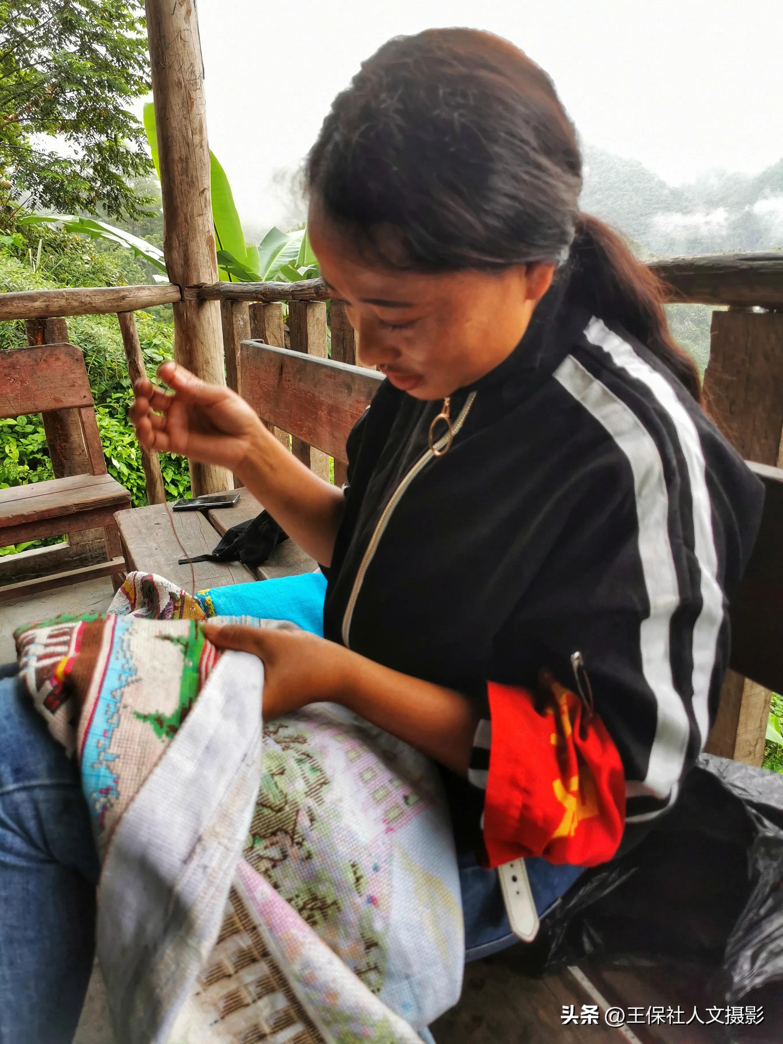 布达拉宫墙布刺绣,手工缝制的布达拉宫画像