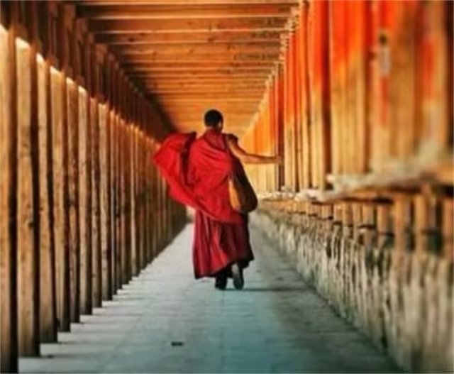 仓央嘉措为何走到青海湖就不走了,措那湖和仓央嘉措