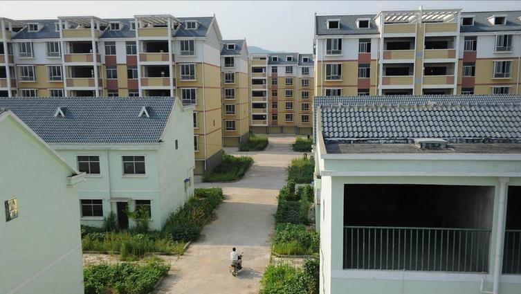 空挂户口法院会判定迁出吗,空挂户法院能否强制迁户