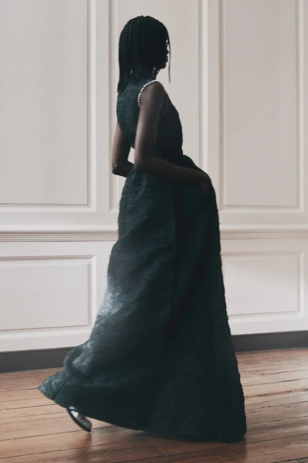 早秋高级感粉黑套装,高级感配色穿搭法则淡紫色外套