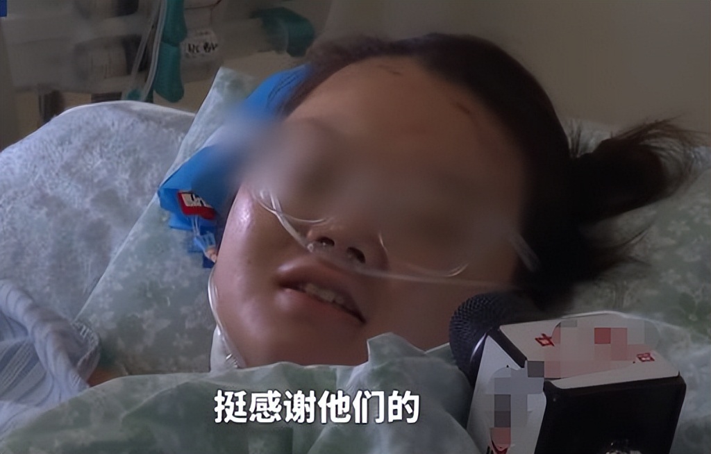 长沙女孩被困88小时被救,长沙获救女孩喝矿泉水