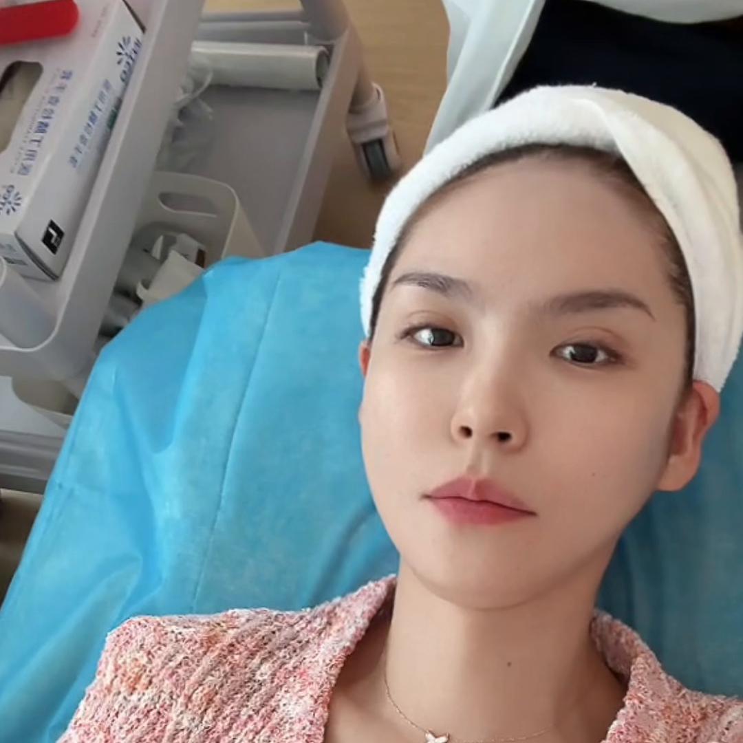 教脸部保养的老阿姨,67岁老阿姨教你全脸紧致