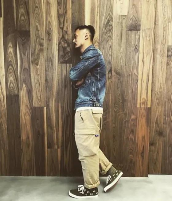 女士牛仔夹克外套,牛仔夹克外套男搭配