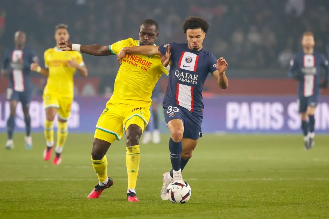 为足球梦而奋斗,为ac米兰踢球是我的梦想