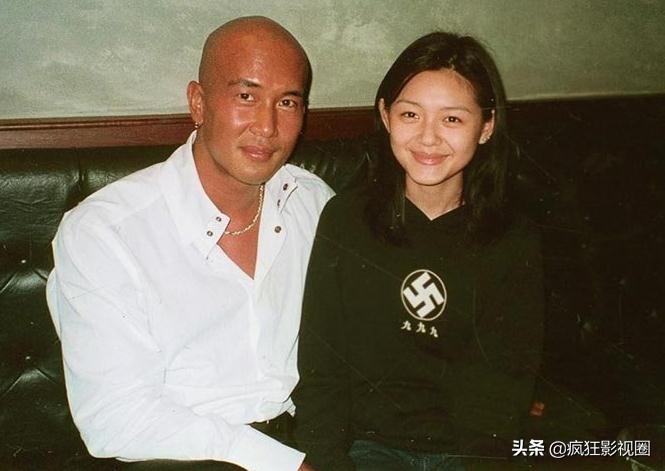 大s与韩国大叔结婚照片,深度分析大s与韩国老公结婚