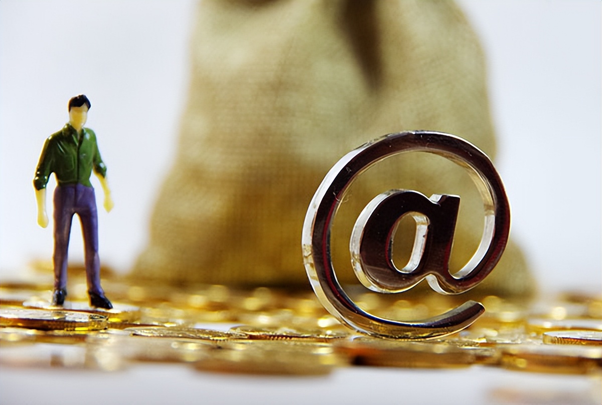 民法典中信用卡逾期,信用卡违约金有法律规定吗