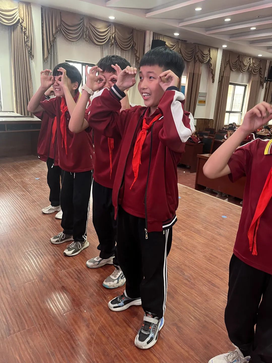 你来比划，我来猜——商丘市睢阳区汉梁小学语文学科活动