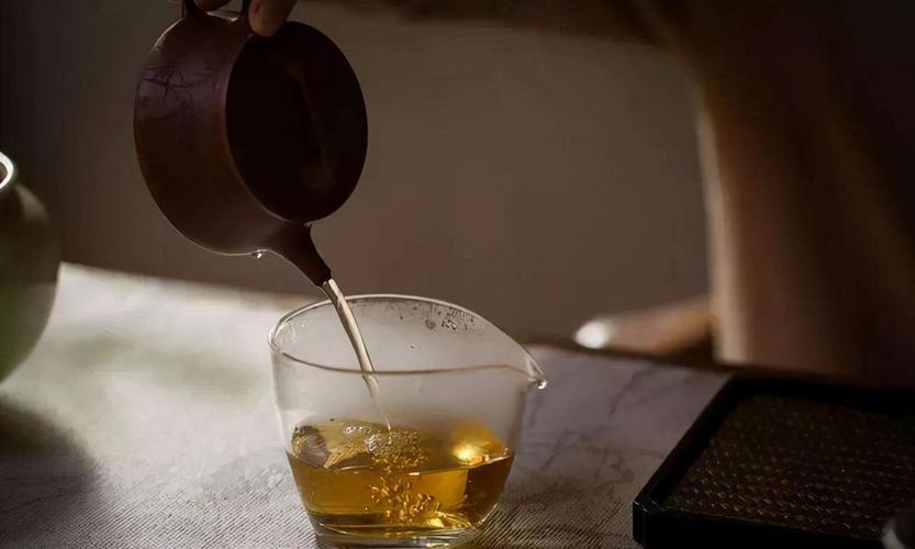 长期喝茶喝白开水谁的身体更健康,长期喝白开水和喝茶的人身体怎样