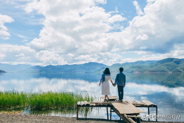 七八十年代，农村单身汉老王，通过中介买媳妇，如今儿子都18了！