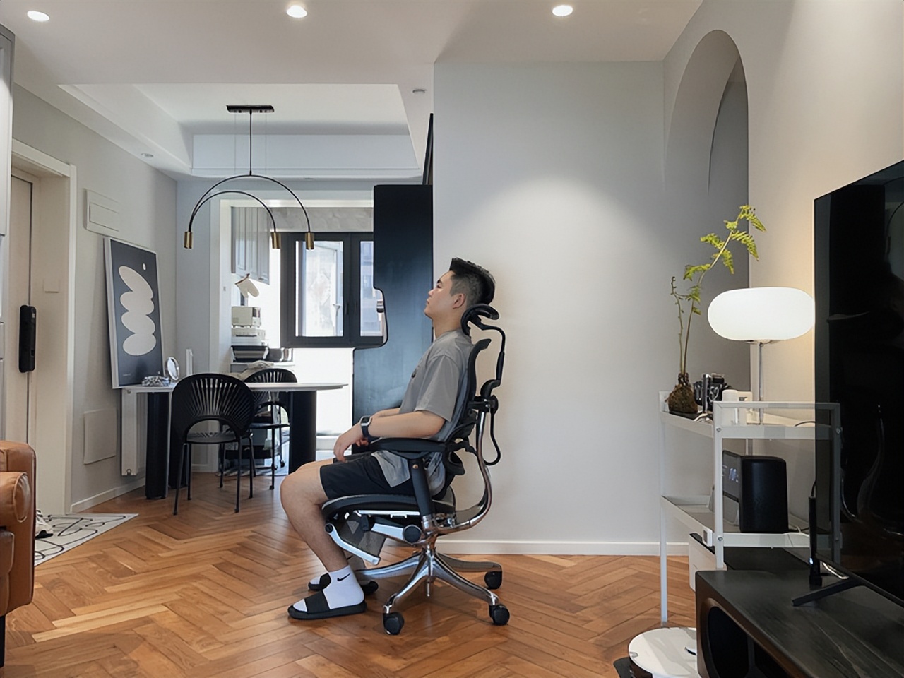 晒晒居家办公的电脑桌,晒晒我的居家办公环境