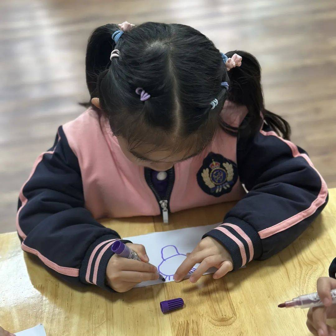 你好，草娃娃！——庆安乐儿堡幼儿园小二班课程故事