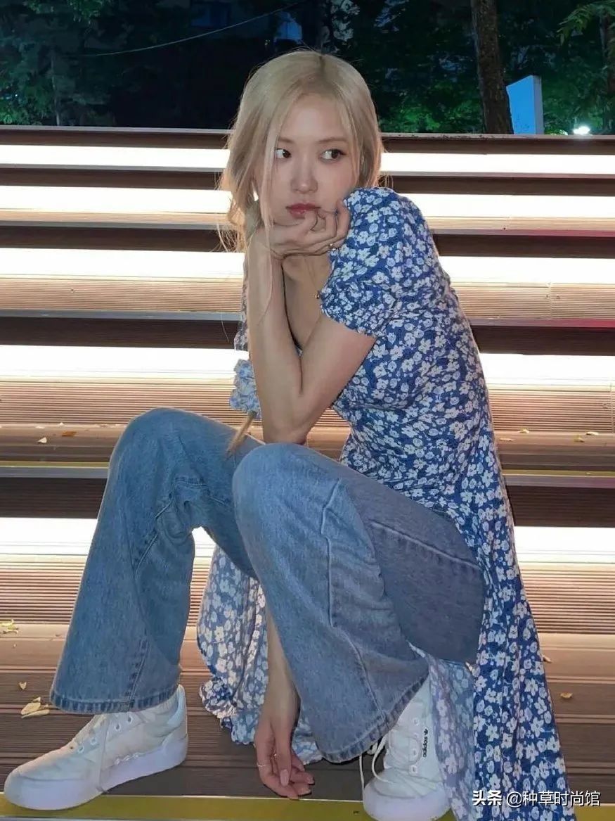 今年流行穿什么裤子和裙子,今年流行裙子配什么裤子