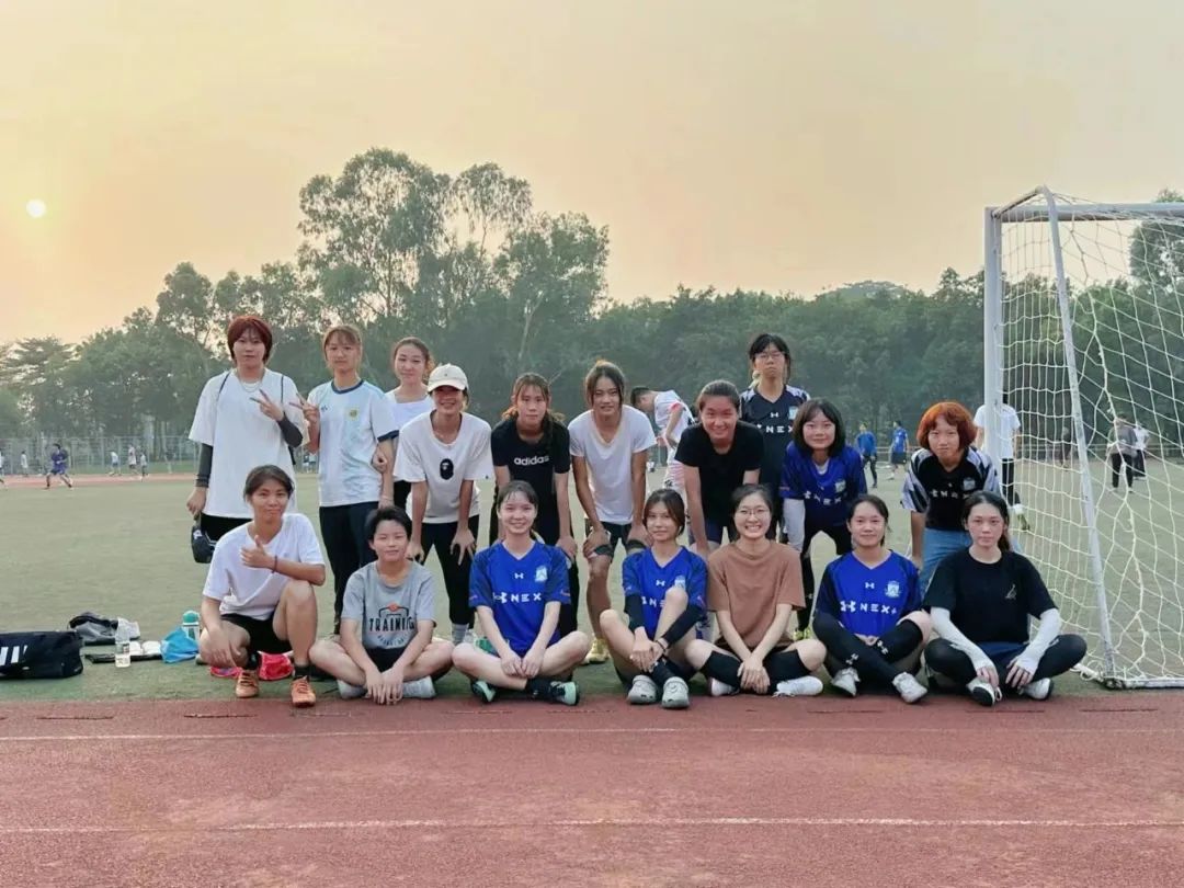 瓒崇悆濂冲姝︽眽,骞垮窞浣撹偛瀛﹂櫌瓒崇悆濂冲