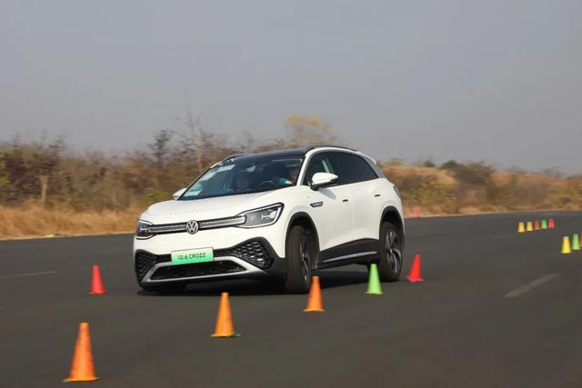 大众id.4crozz尊崇套件,大众id.4crozz驾驶体验