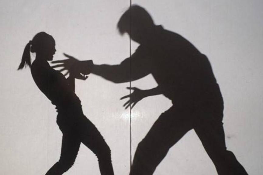 台湾变态爷爷深夜性侵亲孙女!奶奶撞见竟一巴掌扇向女童