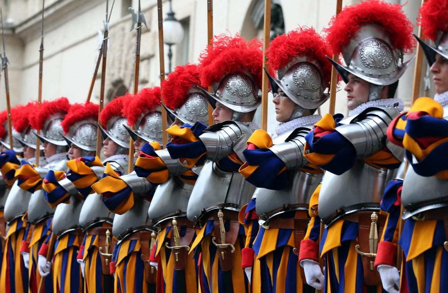 梵蒂冈真的只有800人吗,梵蒂冈有850万人吗