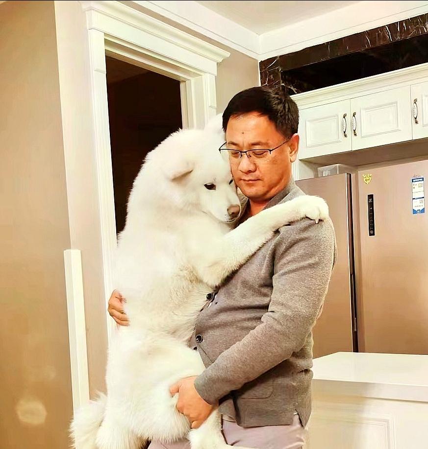 20岁小伙爱上39多岁女老板后续,19小伙子爱上大18岁女老板