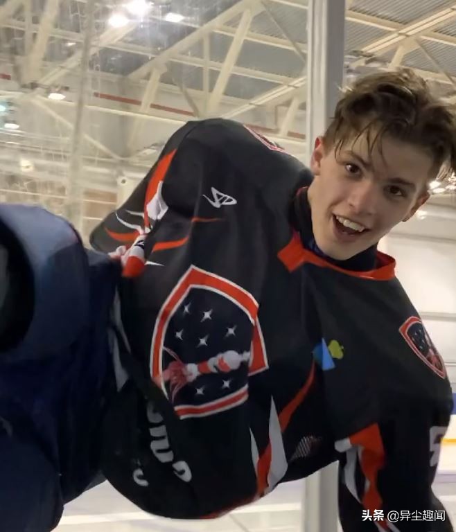 冰球帅气少年,冰球少年帅气视频